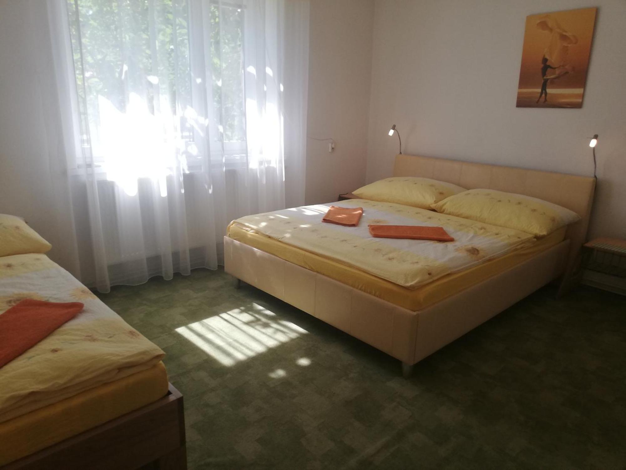 Dom V Zahrade Hotel Podhájska Buitenkant foto